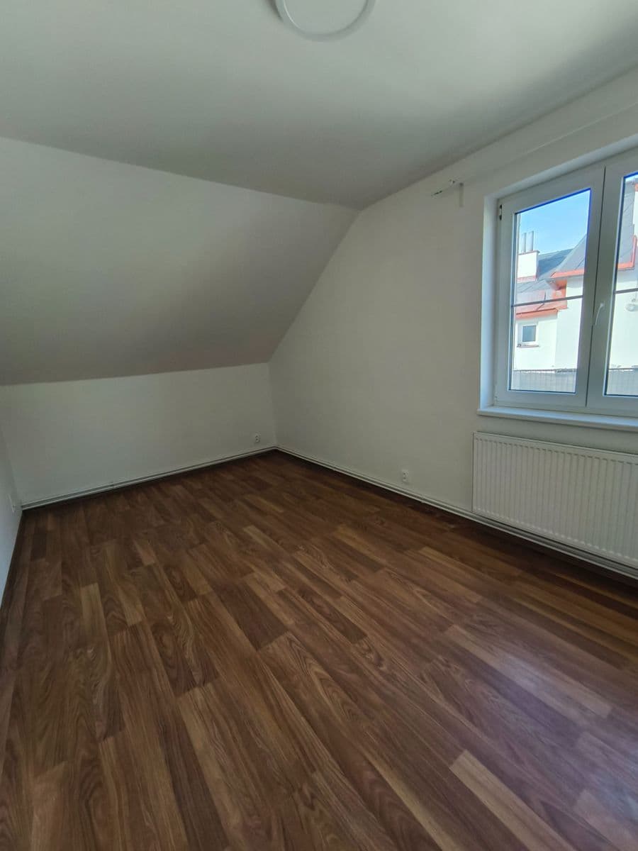 Prenájom bytu 3-izbový 95 m², Boleslavská, Sobotka, Královéhradecký kraj Prenájom bytu 3-izbový 95 m², Boleslavská, Sobotka, Královéhradecký kraj