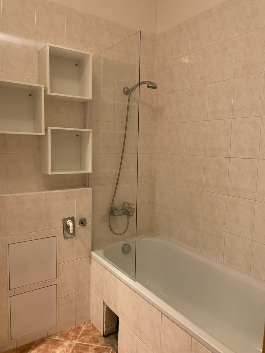 Prenájom bytu 2-izbový 48 m², Werichova, Praha, Praha Prenájom bytu 2-izbový 48 m², Werichova, Praha, Praha