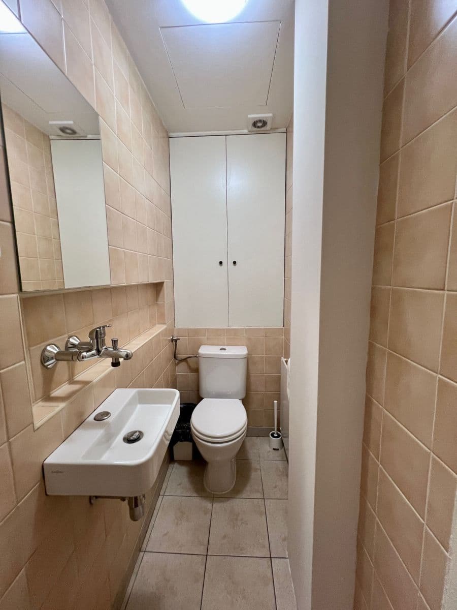 Prenájom bytu 65 m², Ostrovní, Praha, Praha Prenájom bytu 65 m², Ostrovní, Praha, Praha