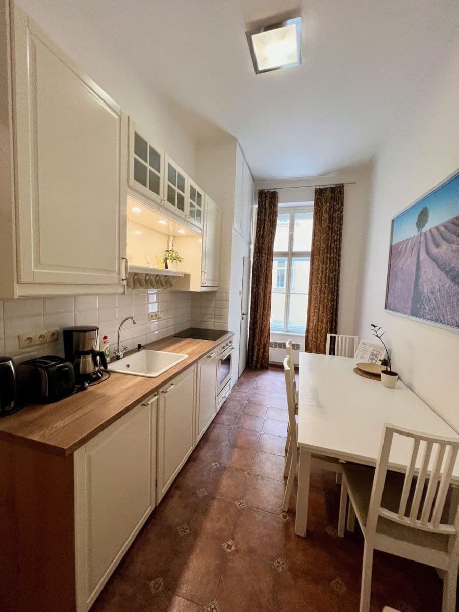 Prenájom bytu 65 m², Ostrovní, Praha, Praha Prenájom bytu 65 m², Ostrovní, Praha, Praha