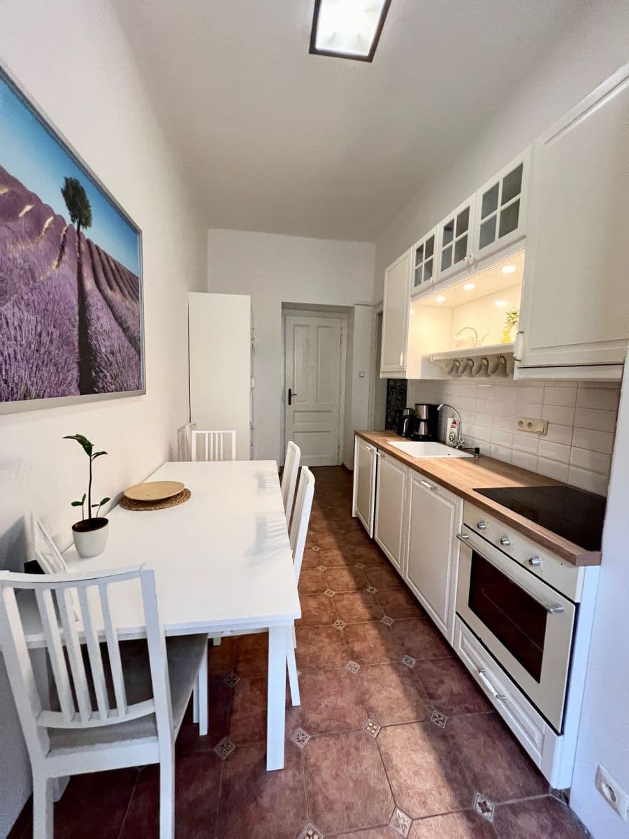 Prenájom bytu 65 m², Ostrovní, Praha, Praha Prenájom bytu 65 m², Ostrovní, Praha, Praha