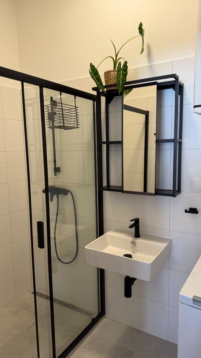 Prenájom bytu 2-izbový 48 m², Koulova, Praha, Praha Prenájom bytu 2-izbový 48 m², Koulova, Praha, Praha
