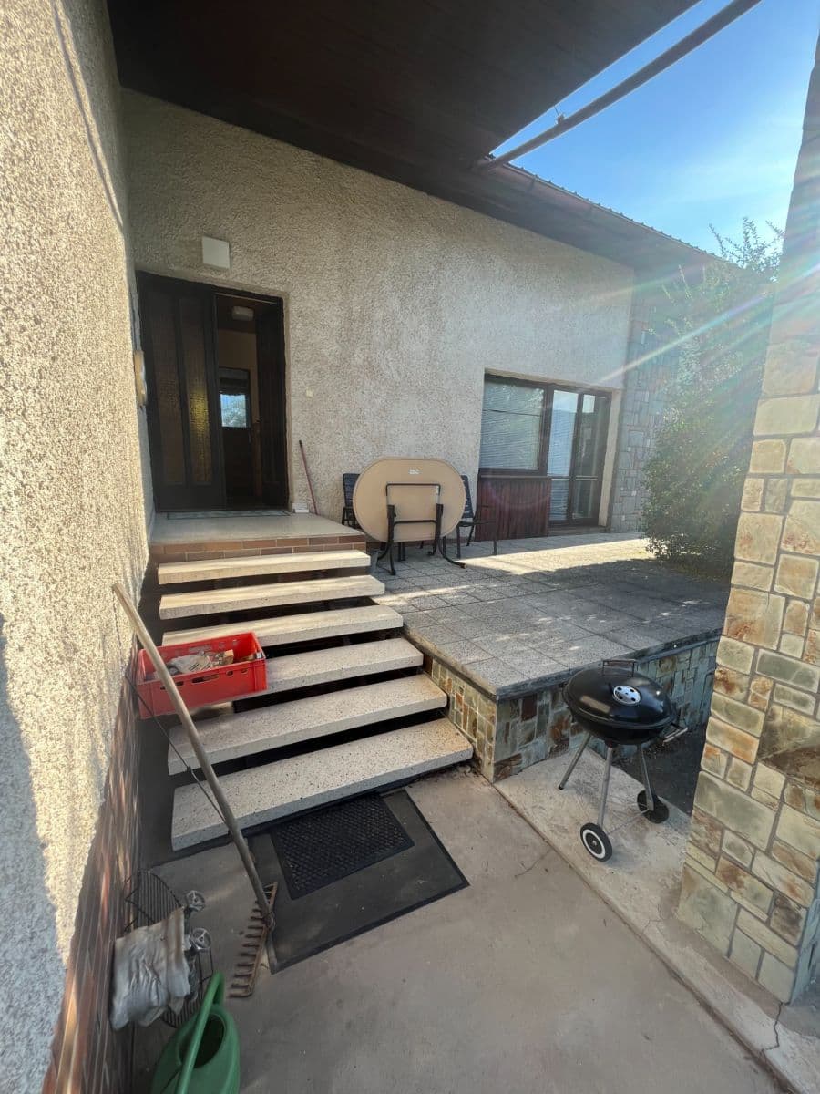 Predaj domu 211 m², pozemek 814 m², K Blahobytu, Srch, Pardubický kraj Predaj domu 211 m², pozemek 814 m², K Blahobytu, Srch, Pardubický kraj