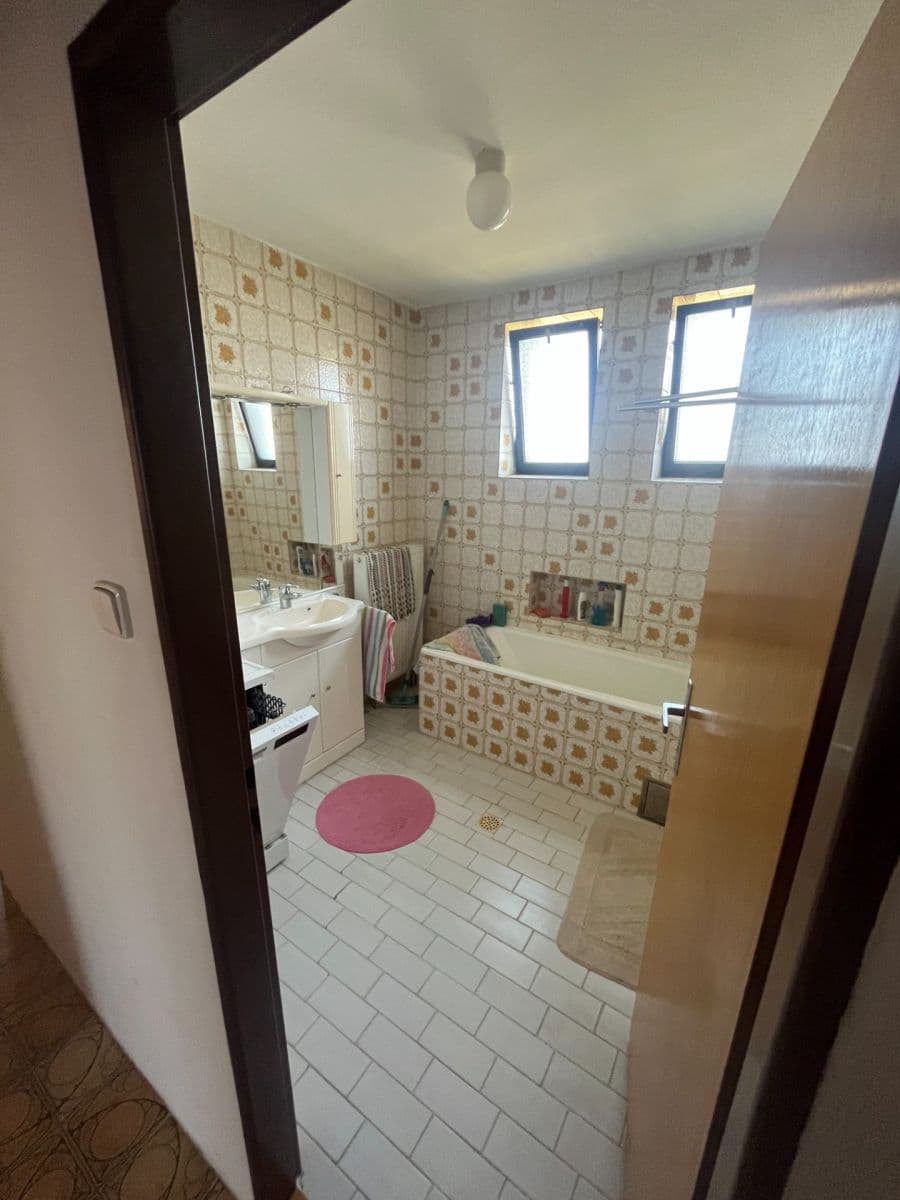 Predaj domu 211 m², pozemek 814 m², K Blahobytu, Srch, Pardubický kraj Predaj domu 211 m², pozemek 814 m², K Blahobytu, Srch, Pardubický kraj