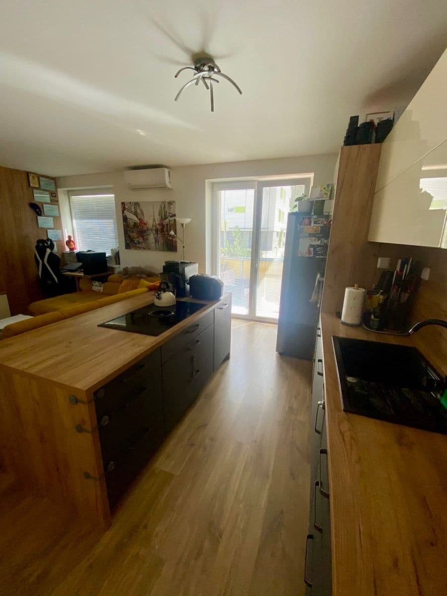 Predaj bytu 2-izbový 68 m², Pod Dráhami, Zvolen, Banskobystrický kraj Predaj bytu 2-izbový 68 m², Pod Dráhami, Zvolen, Banskobystrický kraj