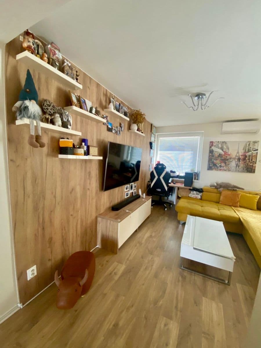 Predaj bytu 2-izbový 68 m², Pod Dráhami, Zvolen, Banskobystrický kraj Predaj bytu 2-izbový 68 m², Pod Dráhami, Zvolen, Banskobystrický kraj