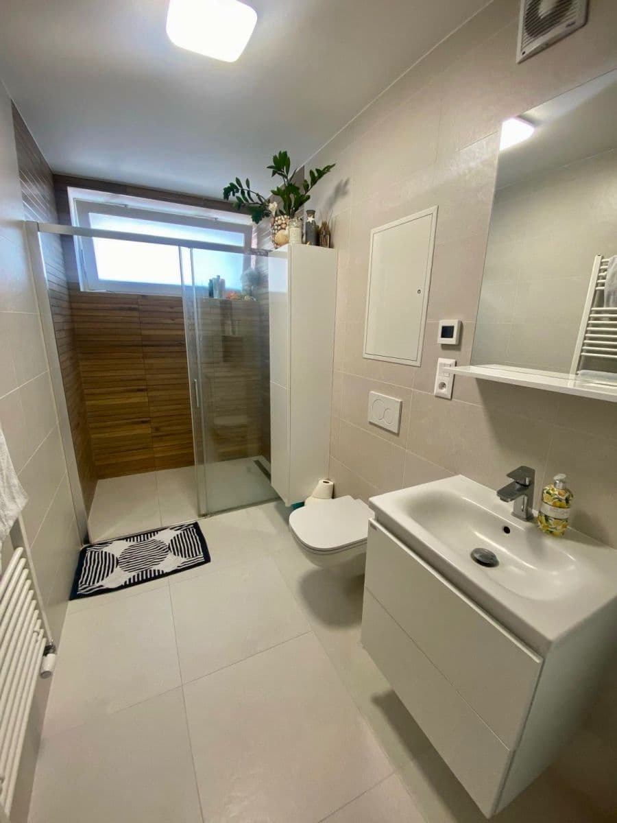 Predaj bytu 2-izbový 68 m², Pod Dráhami, Zvolen, Banskobystrický kraj Predaj bytu 2-izbový 68 m², Pod Dráhami, Zvolen, Banskobystrický kraj