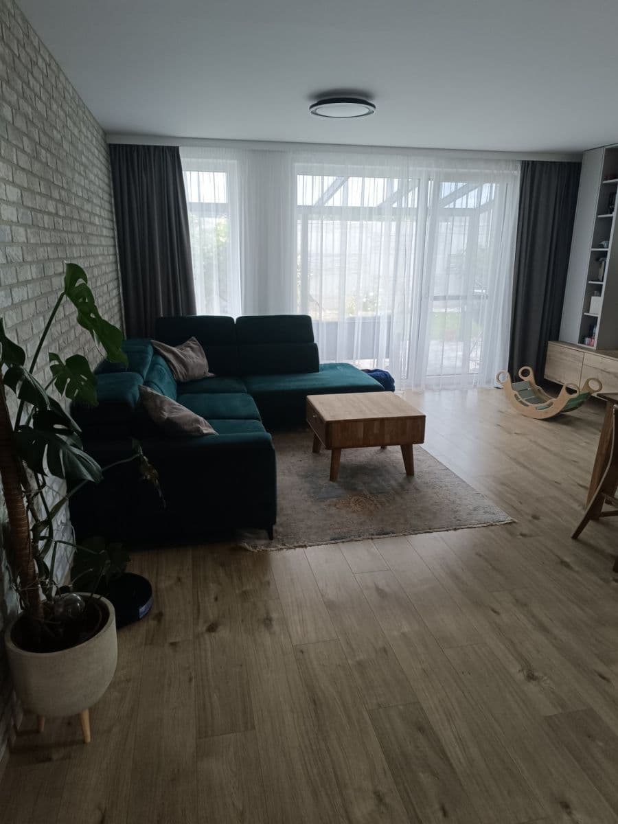 Predaj domu 82 m², pozemek 380 m², Topoľová, Rovinka, Bratislavský kraj Predaj domu 82 m², pozemek 380 m², Topoľová, Rovinka, Bratislavský kraj