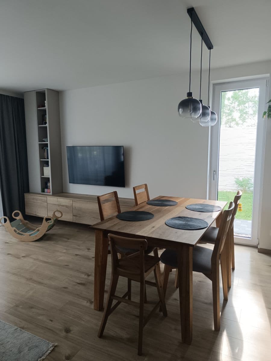 Predaj domu 82 m², pozemek 380 m², Topoľová, Rovinka, Bratislavský kraj Predaj domu 82 m², pozemek 380 m², Topoľová, Rovinka, Bratislavský kraj