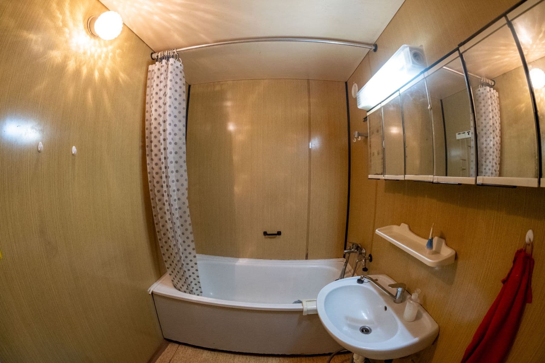 Predaj bytu 3-izbový 71 m², U Koupaliště, Karlovy Vary, Karlovarský kraj Predaj bytu 3-izbový 71 m², U Koupaliště, Karlovy Vary, Karlovarský kraj