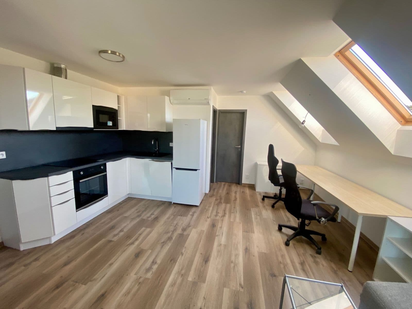 Prenájom bytu 1-izbový 35 m², Dalovická, Praha, Praha Prenájom bytu 1-izbový 35 m², Dalovická, Praha, Praha
