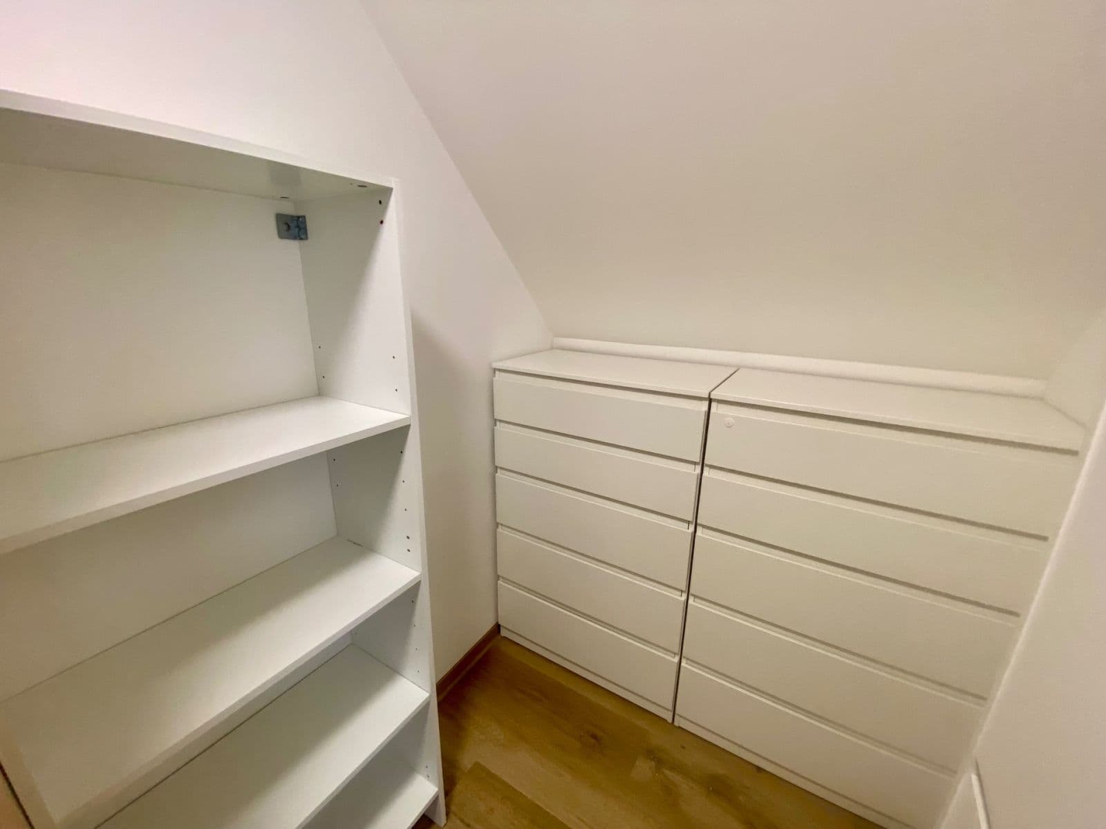 Prenájom bytu 1-izbový 35 m², Dalovická, Praha, Praha Prenájom bytu 1-izbový 35 m², Dalovická, Praha, Praha