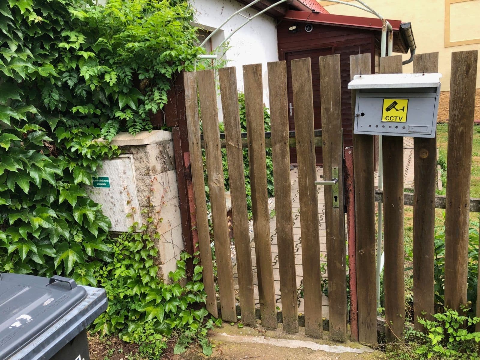 Predaj domu 74 m², pozemek 2.329 m², Hořesedly, Středočeský kraj Predaj domu 74 m², pozemek 2.329 m², Hořesedly, Středočeský kraj