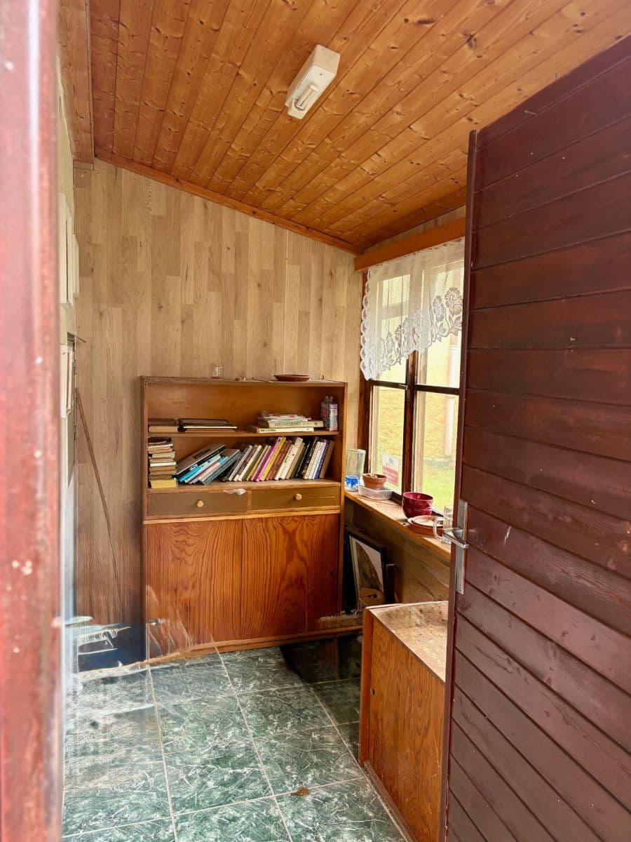 Predaj domu 74 m², pozemek 2.329 m², Hořesedly, Středočeský kraj Predaj domu 74 m², pozemek 2.329 m², Hořesedly, Středočeský kraj