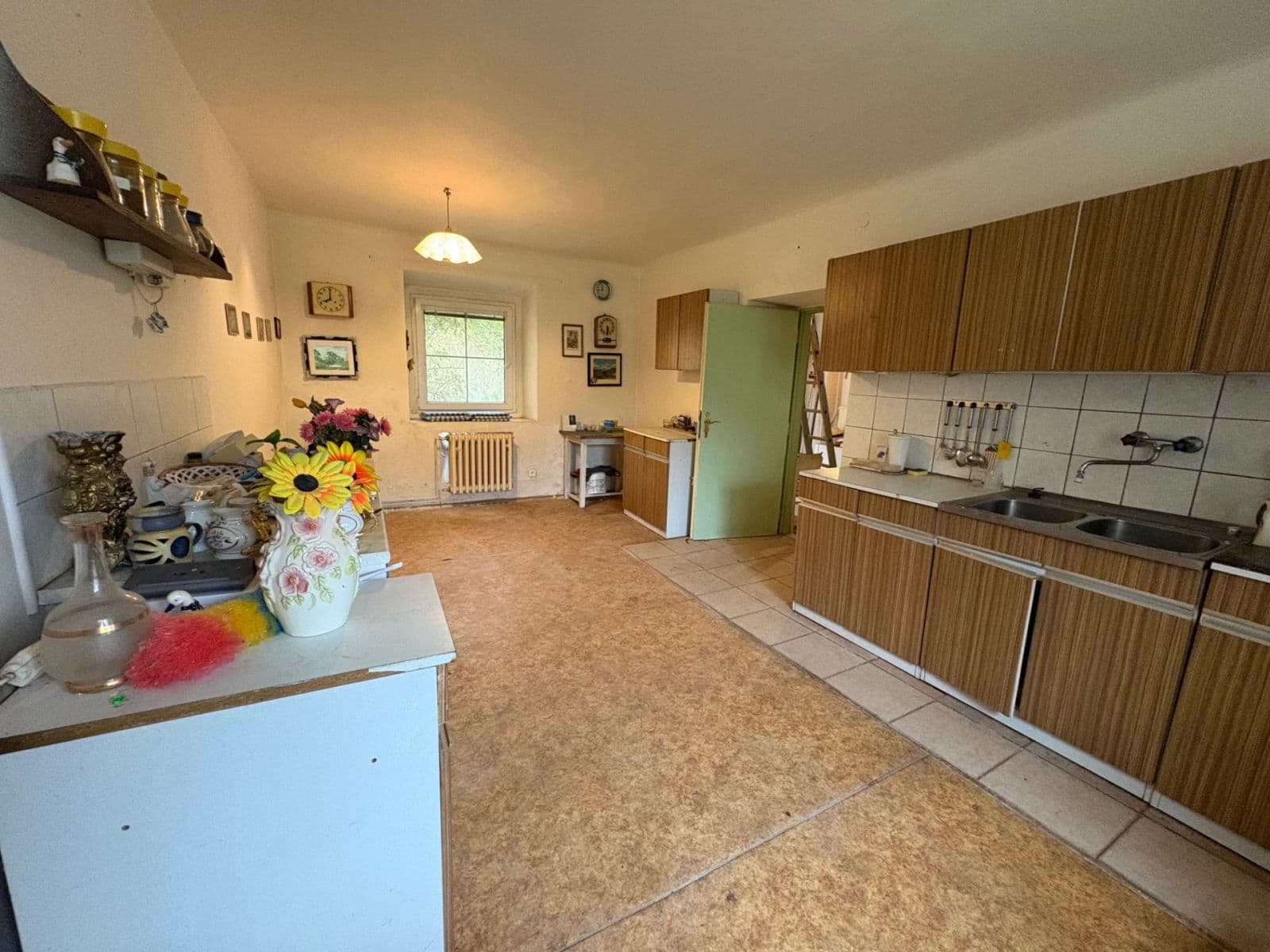 Predaj domu 74 m², pozemek 2.329 m², Hořesedly, Středočeský kraj Predaj domu 74 m², pozemek 2.329 m², Hořesedly, Středočeský kraj