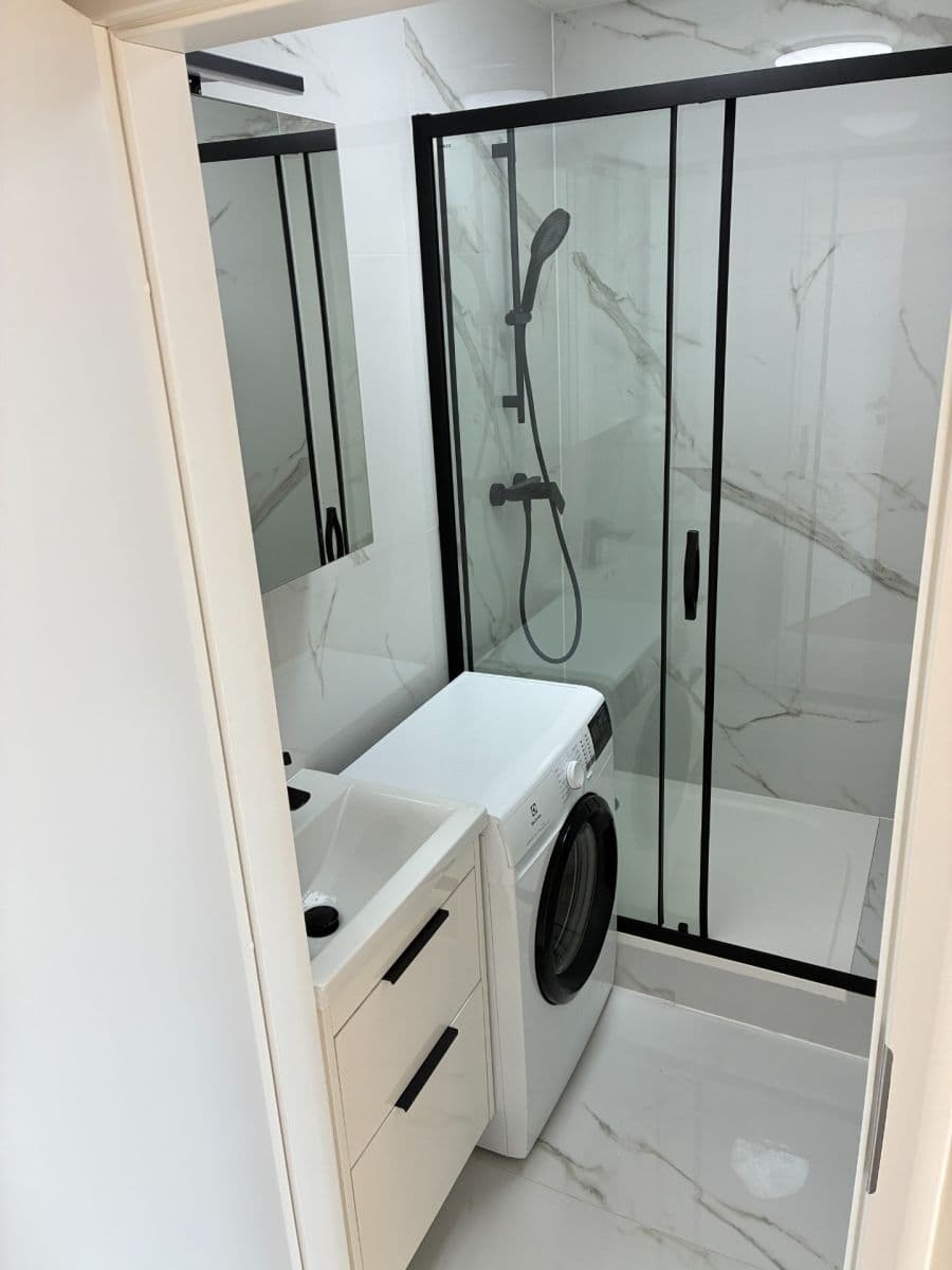 Prenájom bytu 2-izbový 42 m², Brandlova, Praha, Praha Prenájom bytu 2-izbový 42 m², Brandlova, Praha, Praha