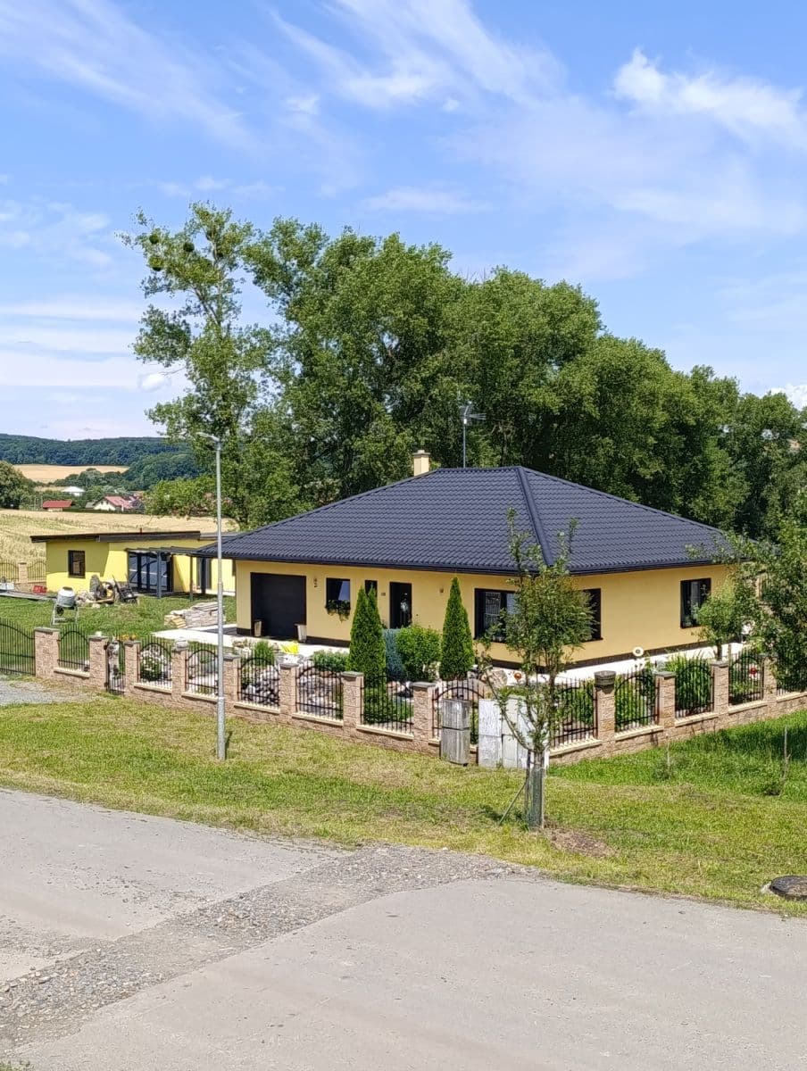 Predaj domu 220 m², pozemek 1.511 m², Rakov, Olomoucký kraj Predaj domu 220 m², pozemek 1.511 m², Rakov, Olomoucký kraj