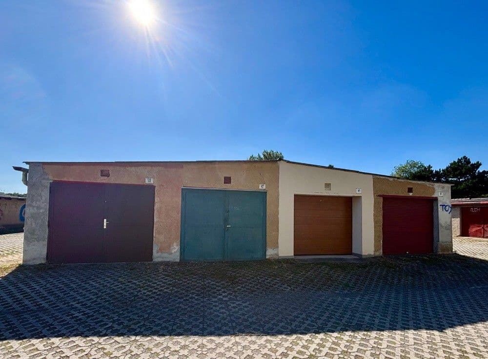 Predaj garáže 20 m², Nad Parkem, Praha, Praha Predaj garáže 20 m², Nad Parkem, Praha, Praha