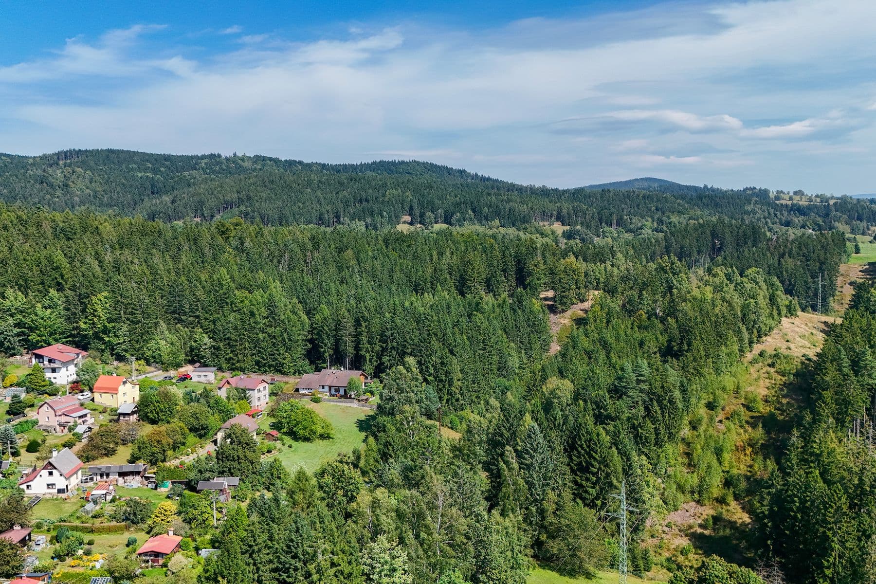 Predaj rekreačného objektu 25 m², pozemek 422 m², Pod Lesem, Jablonec nad Nisou, Liberecký kraj Predaj rekreačného objektu 25 m², pozemek 422 m², Pod Lesem, Jablonec nad Nisou, Liberecký kraj