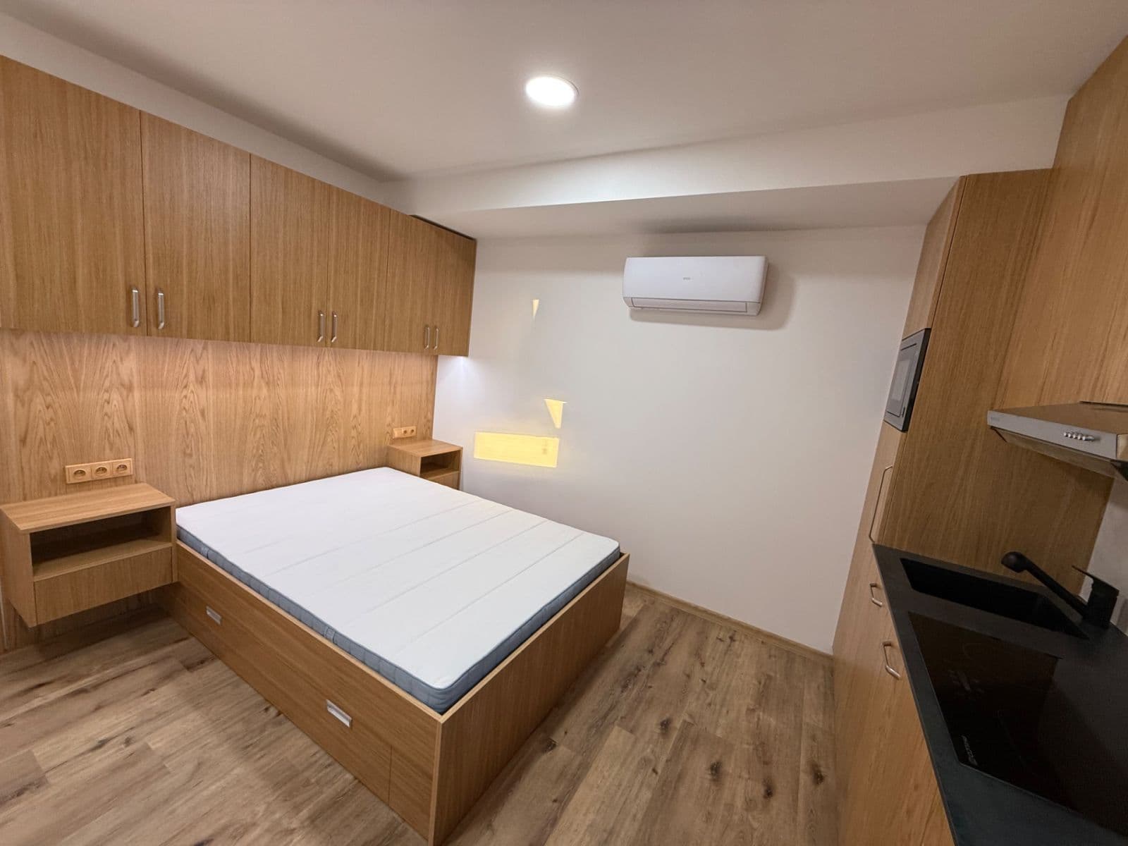 Prenájom bytu 1-izbový 24 m², Josefa Houdka, Praha, Praha Prenájom bytu 1-izbový 24 m², Josefa Houdka, Praha, Praha