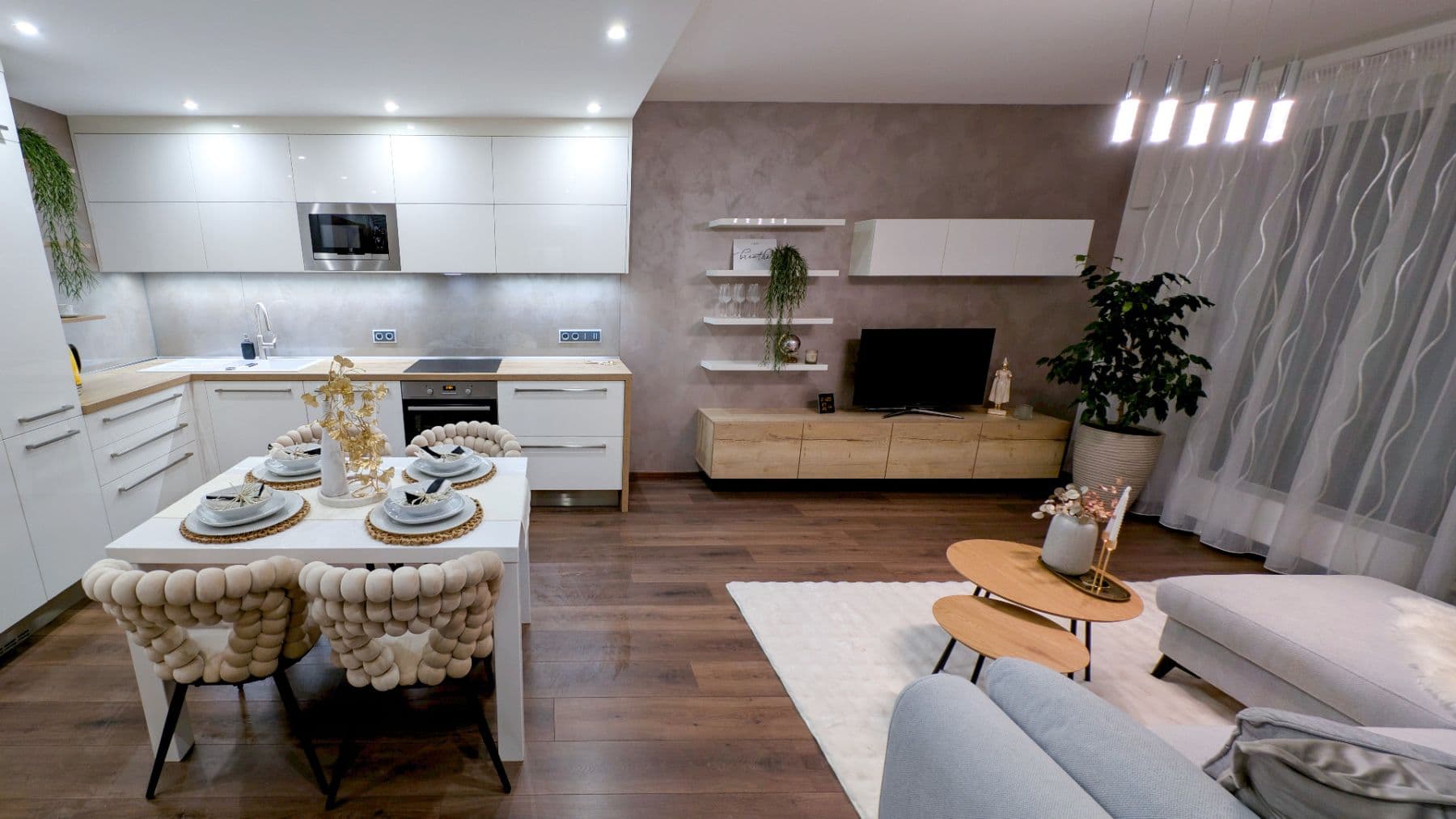 Prenájom bytu 2-izbový 82 m², Rokycanova, Olomouc, Olomoucký kraj Prenájom bytu 2-izbový 82 m², Rokycanova, Olomouc, Olomoucký kraj