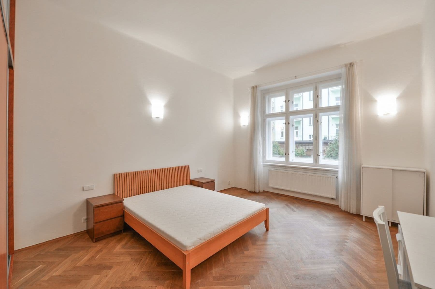 Prenájom bytu 2-izbový 79 m², U Milosrdných, Praha, Praha Prenájom bytu 2-izbový 79 m², U Milosrdných, Praha, Praha