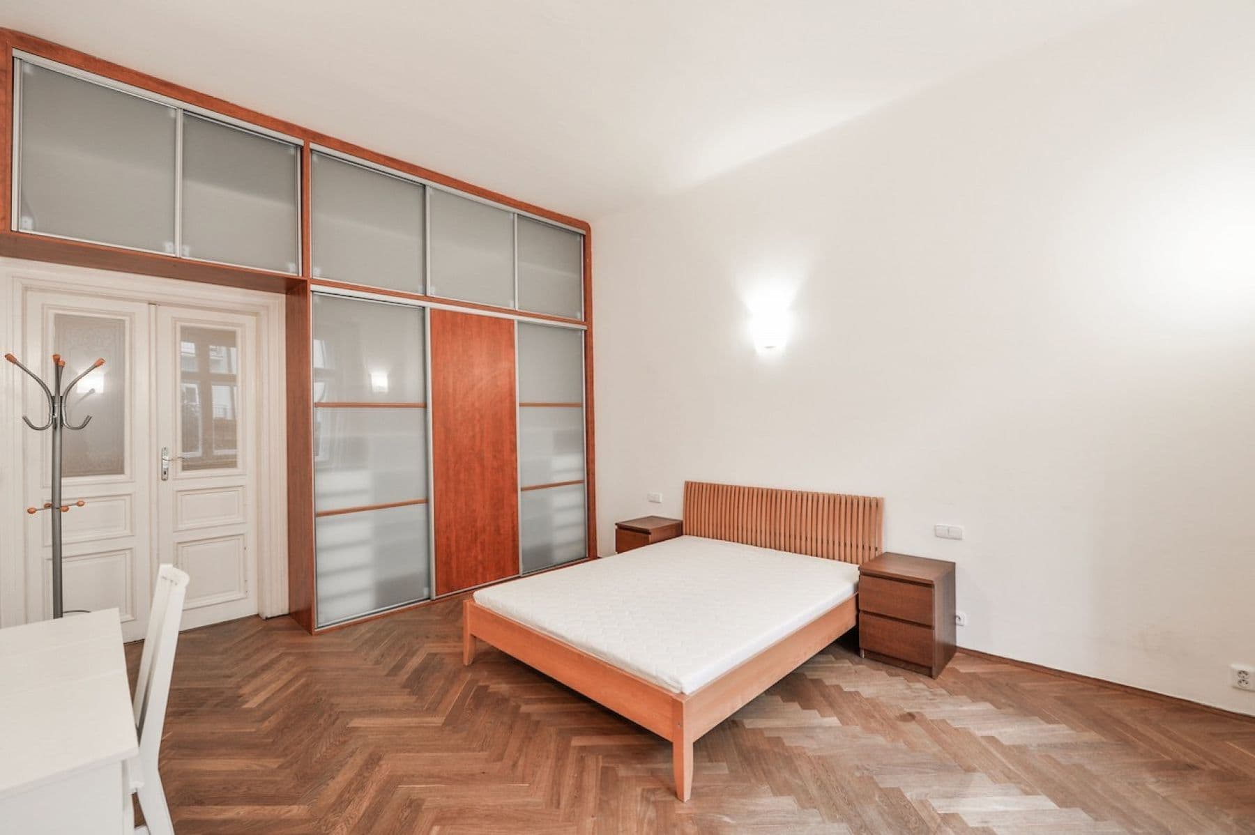 Prenájom bytu 2-izbový 79 m², U Milosrdných, Praha, Praha Prenájom bytu 2-izbový 79 m², U Milosrdných, Praha, Praha