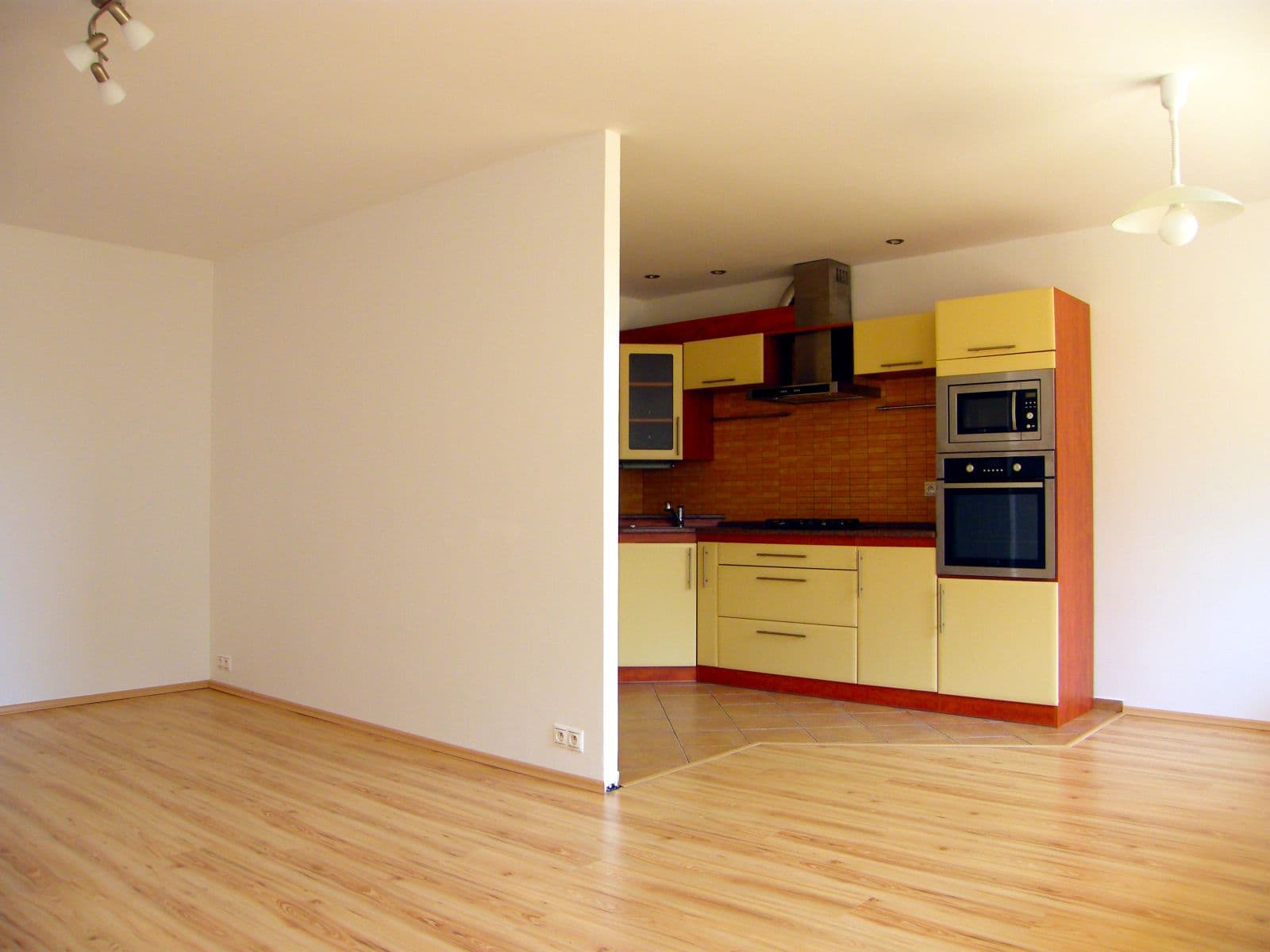 Prenájom bytu 3-izbový 67 m², Rimavské Soboty, Kolín, Středočeský kraj Prenájom bytu 3-izbový 67 m², Rimavské Soboty, Kolín, Středočeský kraj