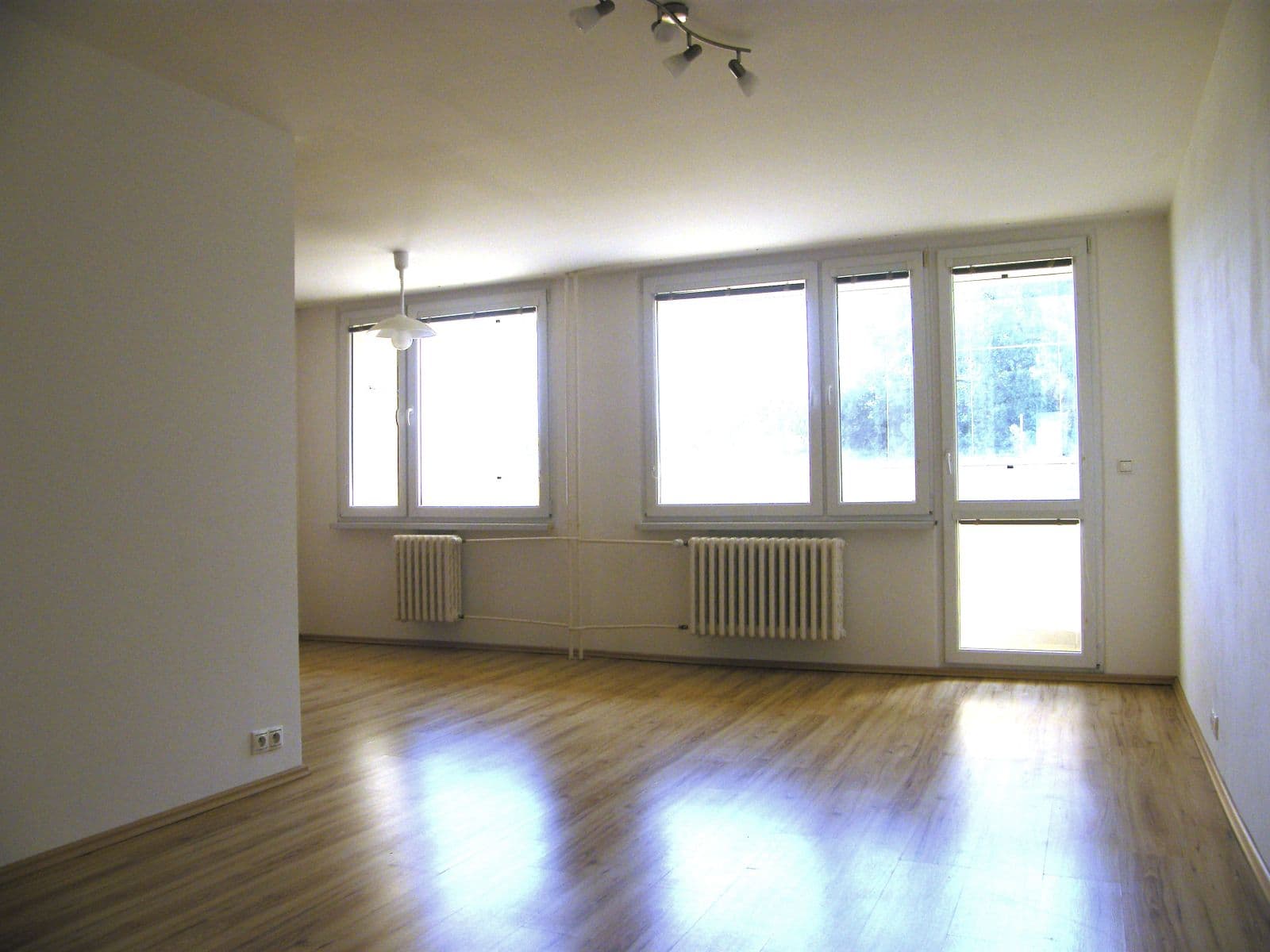 Prenájom bytu 3-izbový 67 m², Rimavské Soboty, Kolín, Středočeský kraj Prenájom bytu 3-izbový 67 m², Rimavské Soboty, Kolín, Středočeský kraj