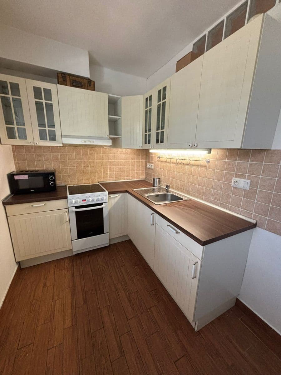 Prenájom bytu 2-izbový 56 m², Pospíšilova, Hradec Králové, Královéhradecký kraj Prenájom bytu 2-izbový 56 m², Pospíšilova, Hradec Králové, Královéhradecký kraj