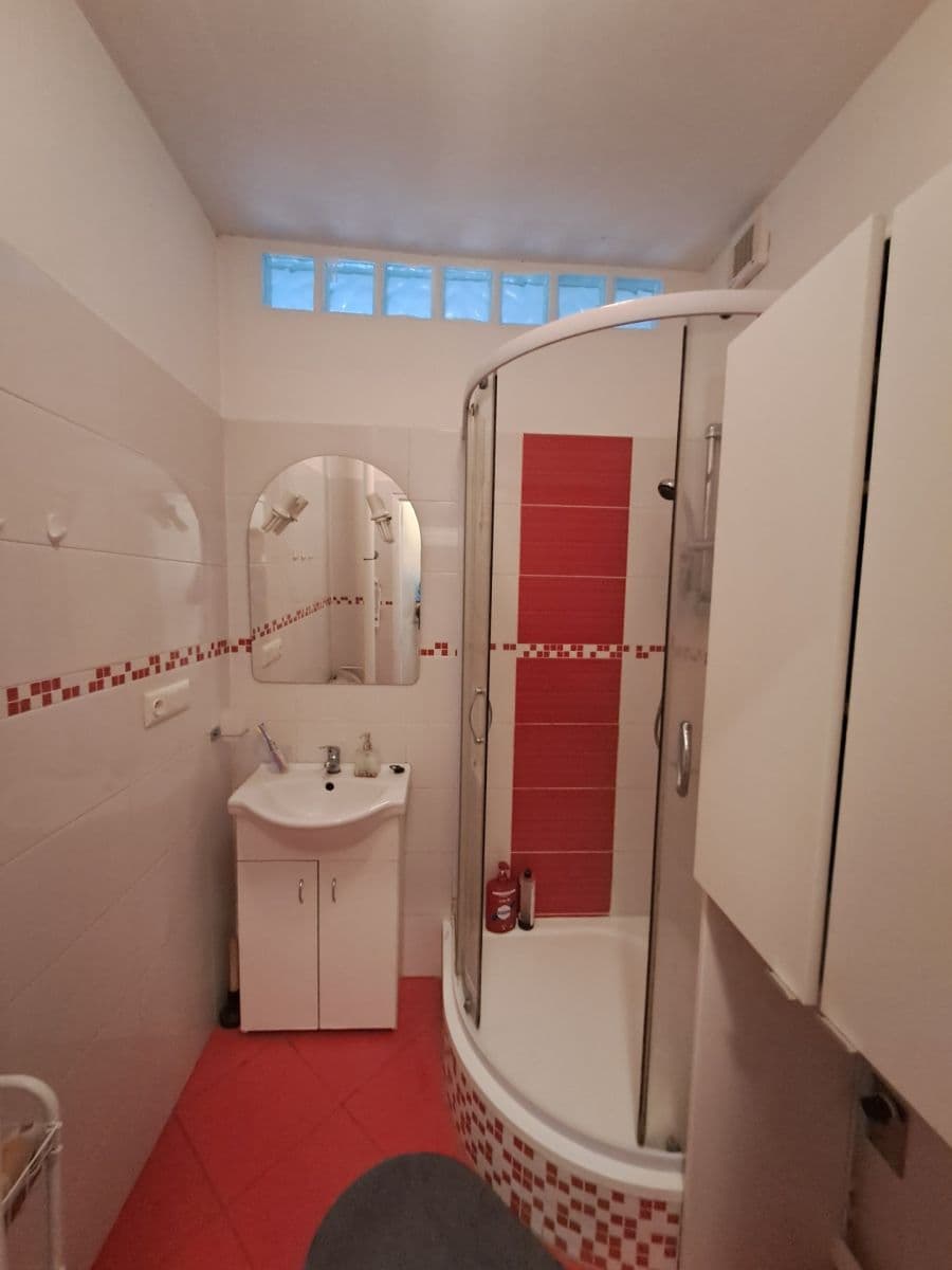 Prenájom bytu 2-izbový 56 m², Pospíšilova, Hradec Králové, Královéhradecký kraj Prenájom bytu 2-izbový 56 m², Pospíšilova, Hradec Králové, Královéhradecký kraj
