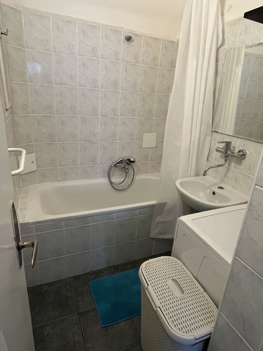 Prenájom bytu 41 m², Kouřimská, Praha, Praha Prenájom bytu 41 m², Kouřimská, Praha, Praha
