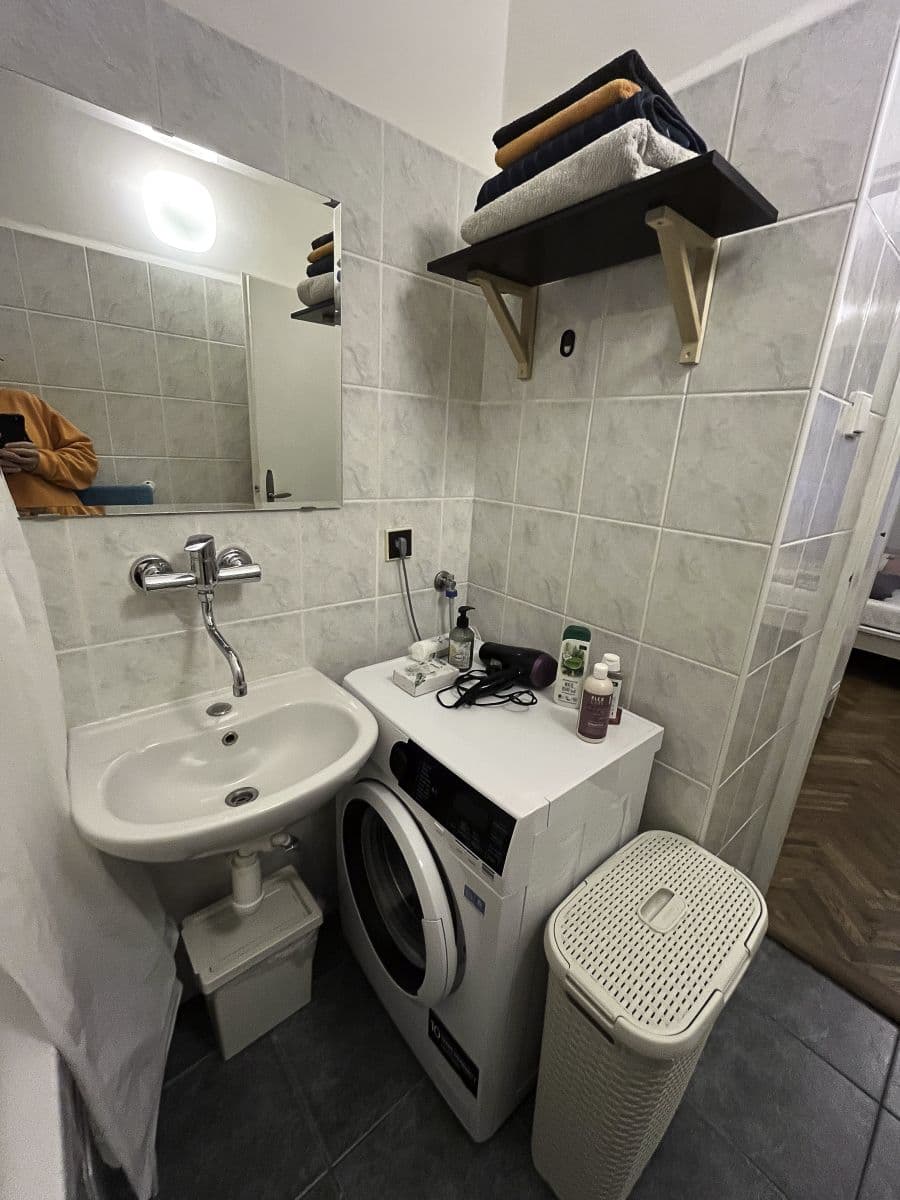 Prenájom bytu 41 m², Kouřimská, Praha, Praha Prenájom bytu 41 m², Kouřimská, Praha, Praha