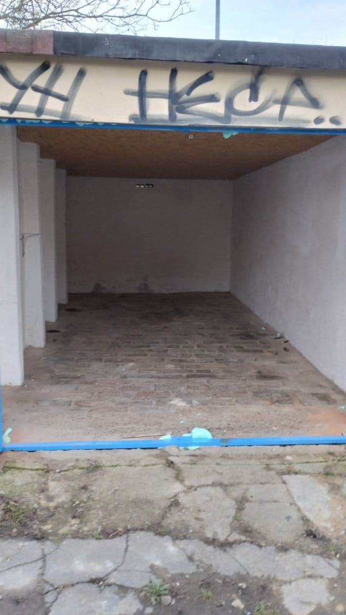 Prenájom garáže 19 m², U Seřadiště, Praha, Praha Prenájom garáže 19 m², U Seřadiště, Praha, Praha