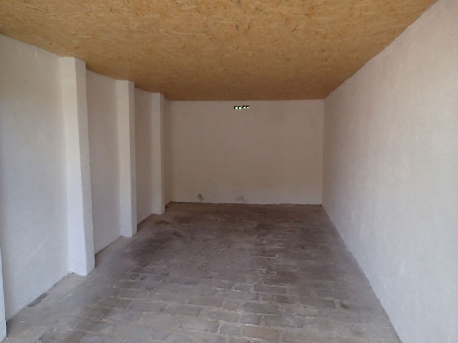 Prenájom garáže 19 m², U Seřadiště, Praha, Praha Prenájom garáže 19 m², U Seřadiště, Praha, Praha