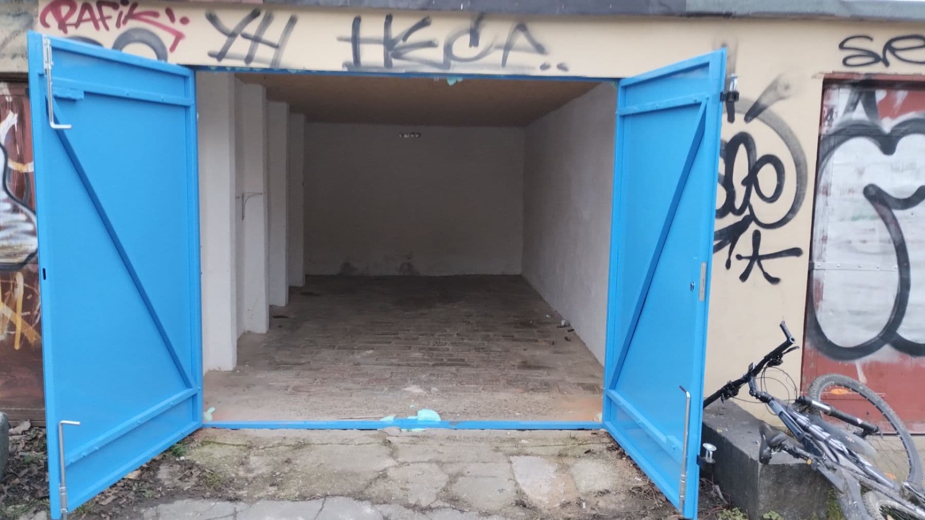 Prenájom garáže 19 m², U Seřadiště, Praha, Praha Prenájom garáže 19 m², U Seřadiště, Praha, Praha