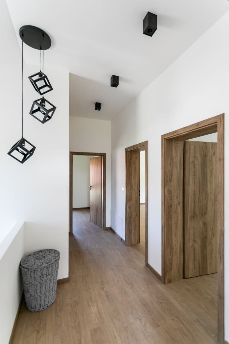 Predaj domu 159 m², pozemek 879 m², U Lesíka, Nová Ves, Středočeský kraj Predaj domu 159 m², pozemek 879 m², U Lesíka, Nová Ves, Středočeský kraj