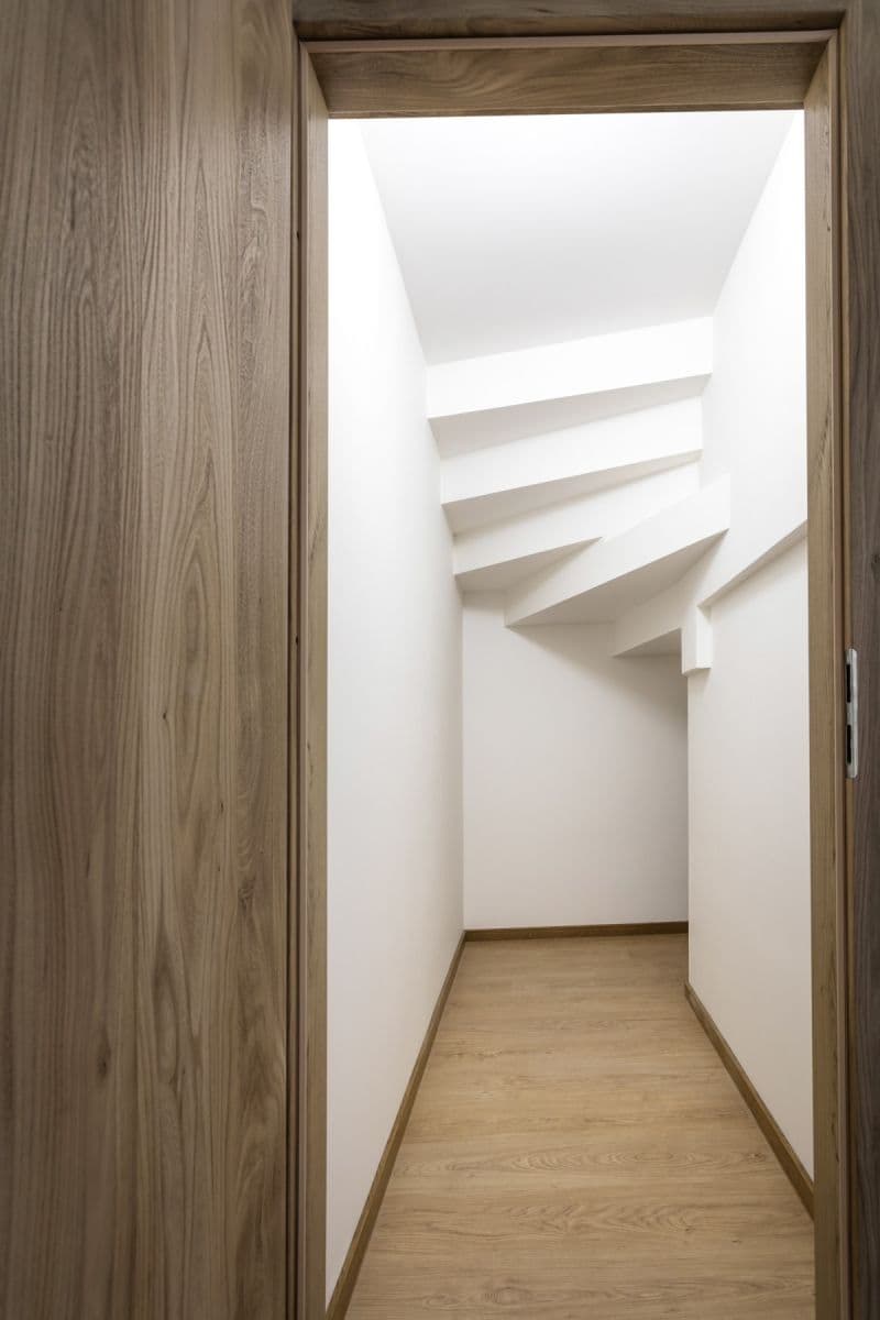 Predaj domu 159 m², pozemek 879 m², U Lesíka, Nová Ves, Středočeský kraj Predaj domu 159 m², pozemek 879 m², U Lesíka, Nová Ves, Středočeský kraj