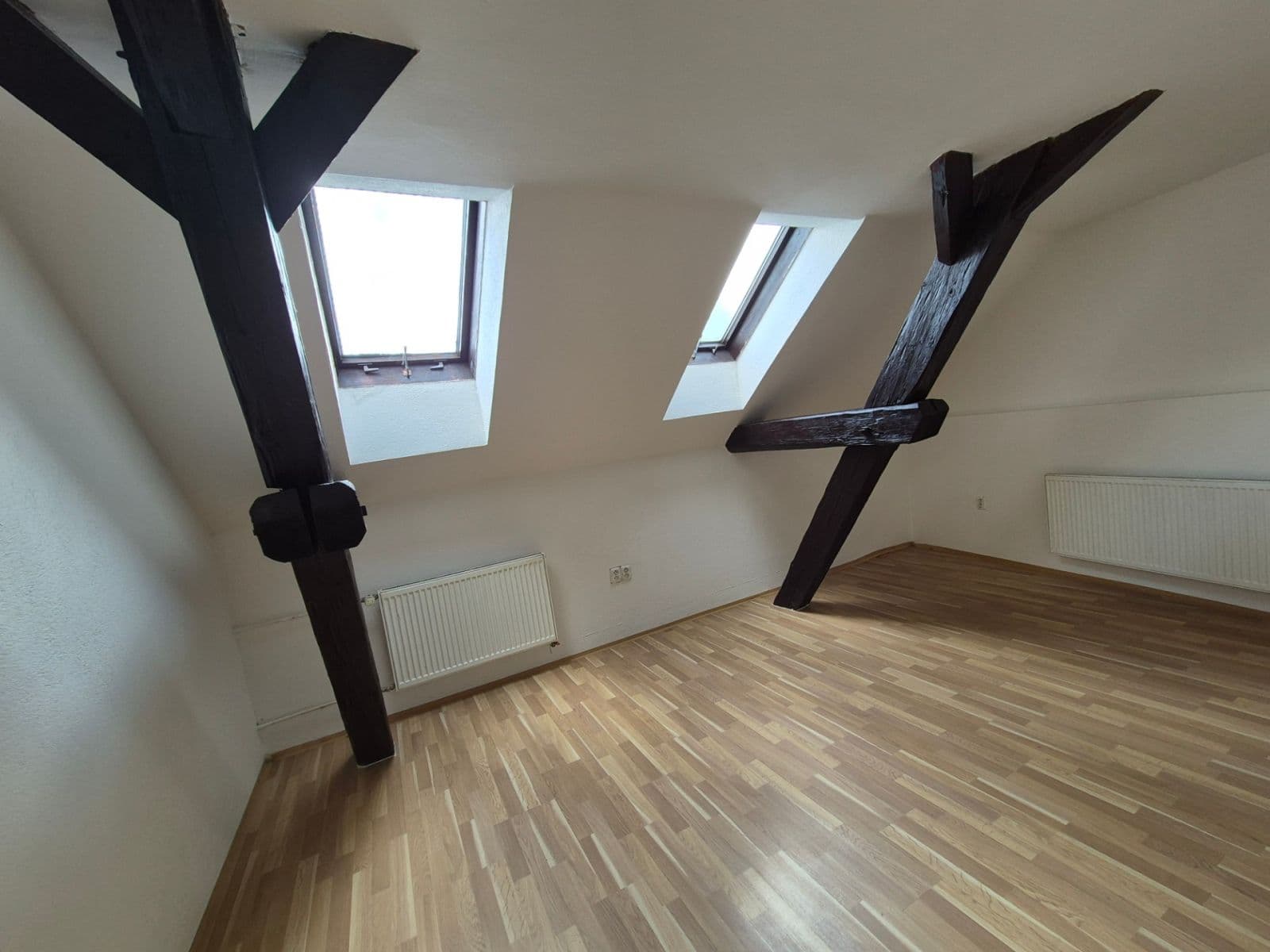 Prenájom domu 510 m², pozemok 1.000 m², Náves sv. Petra a Pavla, Zlatníky-Hodkovice, Středočeský kraj Prenájom domu 510 m², pozemok 1.000 m², Náves sv. Petra a Pavla, Zlatníky-Hodkovice, Středočeský kraj