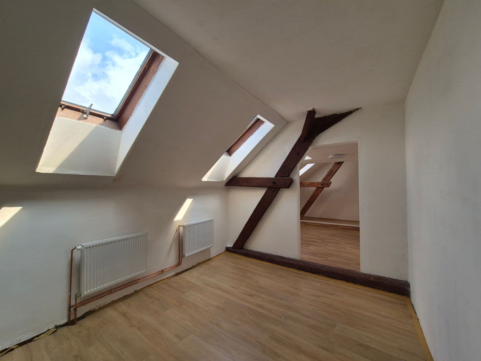 Prenájom domu 510 m², pozemok 1.000 m², Náves sv. Petra a Pavla, Zlatníky-Hodkovice, Středočeský kraj Prenájom domu 510 m², pozemok 1.000 m², Náves sv. Petra a Pavla, Zlatníky-Hodkovice, Středočeský kraj