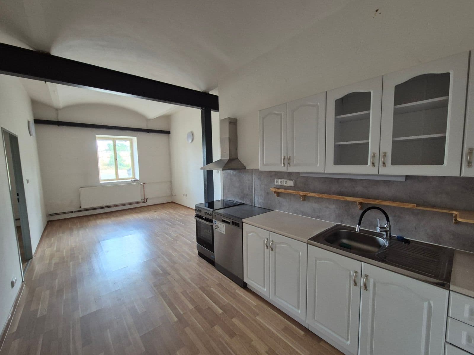 Prenájom domu 510 m², pozemok 1.000 m², Náves sv. Petra a Pavla, Zlatníky-Hodkovice, Středočeský kraj Prenájom domu 510 m², pozemok 1.000 m², Náves sv. Petra a Pavla, Zlatníky-Hodkovice, Středočeský kraj