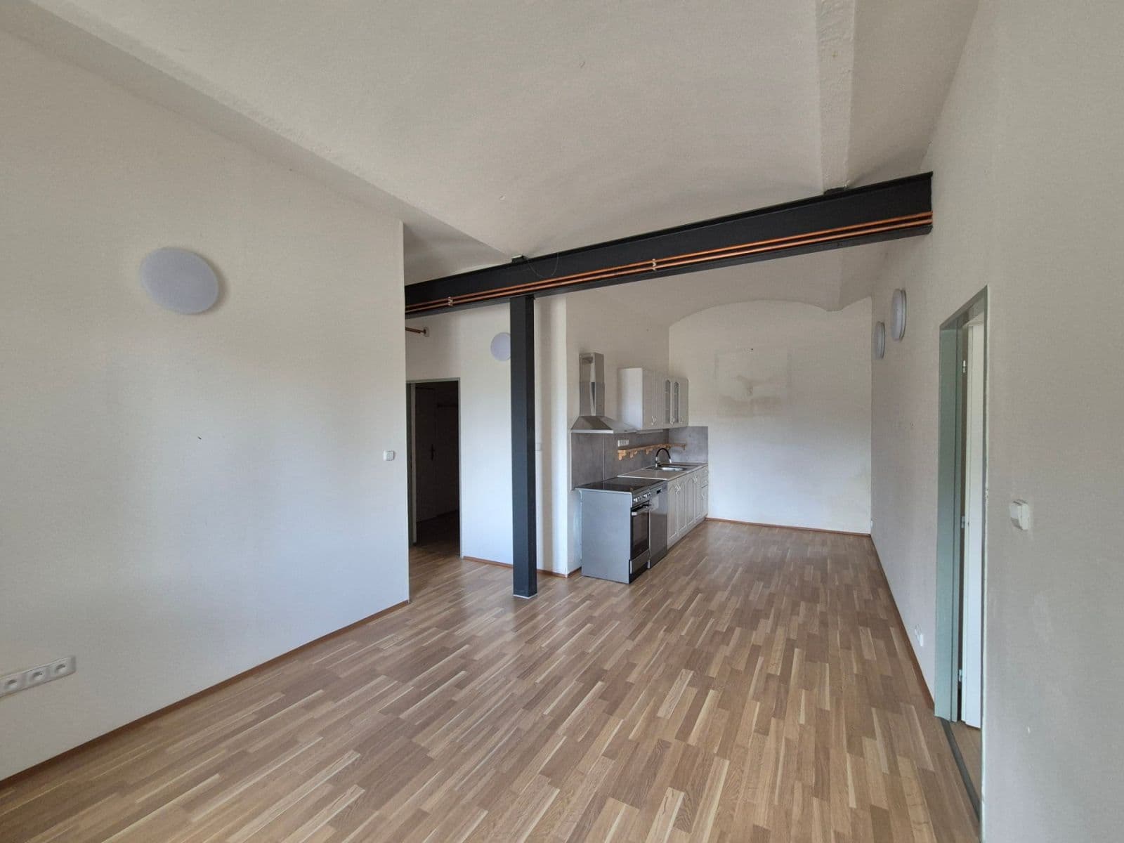 Prenájom domu 510 m², pozemok 1.000 m², Náves sv. Petra a Pavla, Zlatníky-Hodkovice, Středočeský kraj Prenájom domu 510 m², pozemok 1.000 m², Náves sv. Petra a Pavla, Zlatníky-Hodkovice, Středočeský kraj