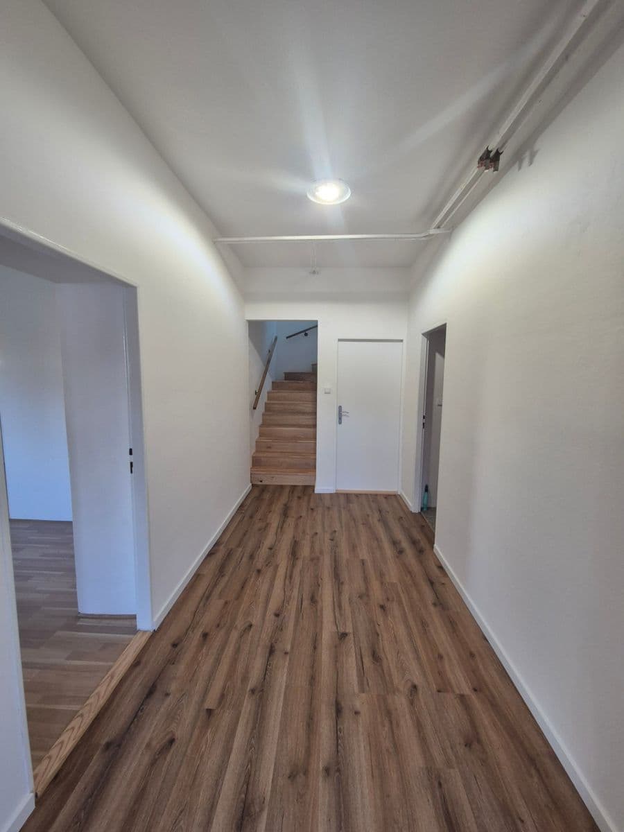 Prenájom domu 510 m², pozemok 1.000 m², Náves sv. Petra a Pavla, Zlatníky-Hodkovice, Středočeský kraj Prenájom domu 510 m², pozemok 1.000 m², Náves sv. Petra a Pavla, Zlatníky-Hodkovice, Středočeský kraj