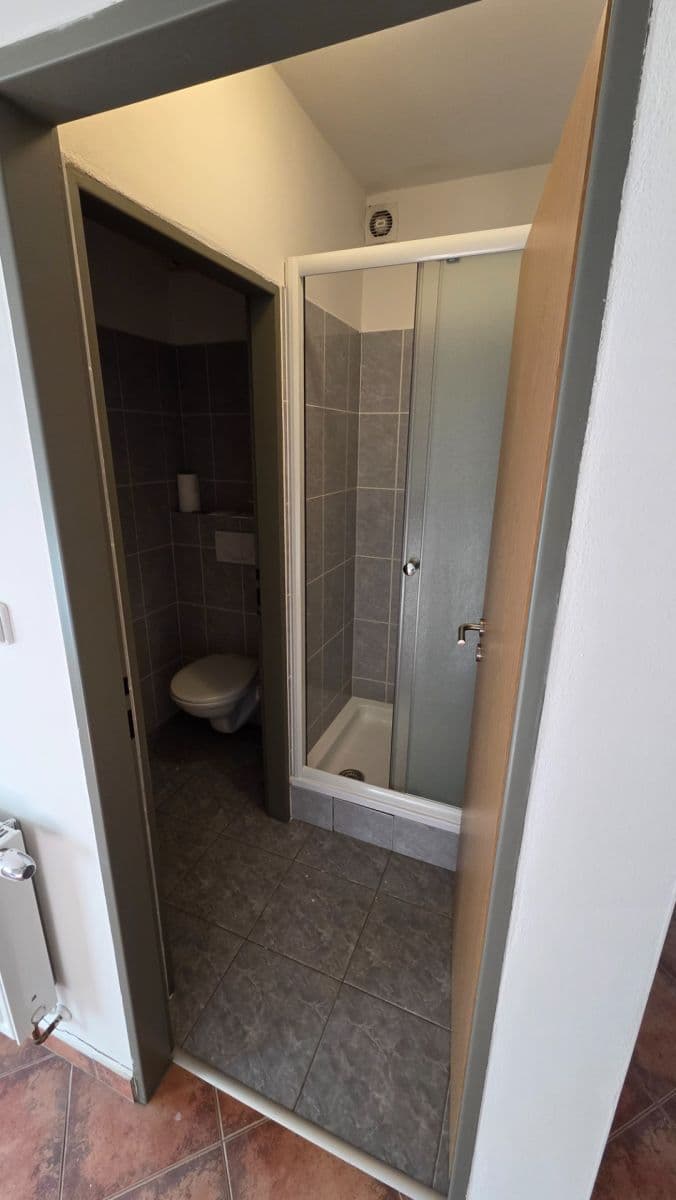 Prenájom kancelárie 85 m², Na Křivce, Praha, Praha Prenájom kancelárie 85 m², Na Křivce, Praha, Praha