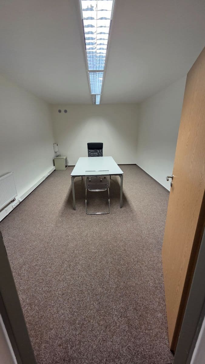 Prenájom kancelárie 85 m², Na Křivce, Praha, Praha Prenájom kancelárie 85 m², Na Křivce, Praha, Praha