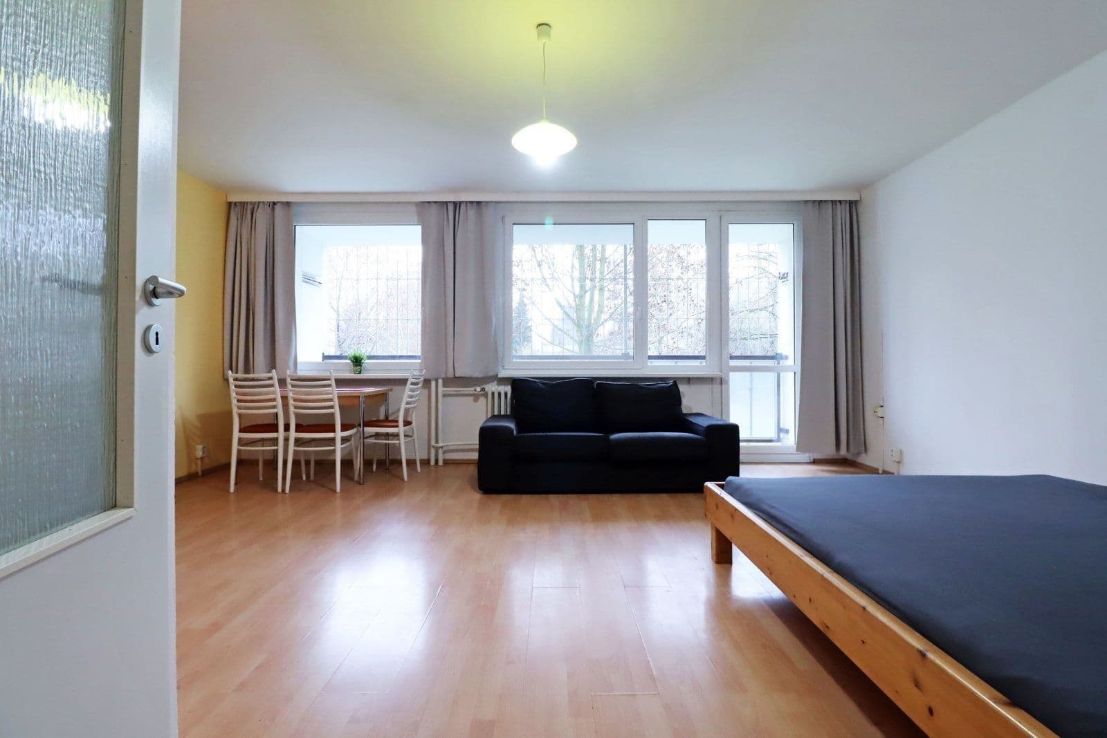 Prenájom bytu 1-izbový 38 m², Kusého, Praha, Praha Prenájom bytu 1-izbový 38 m², Kusého, Praha, Praha