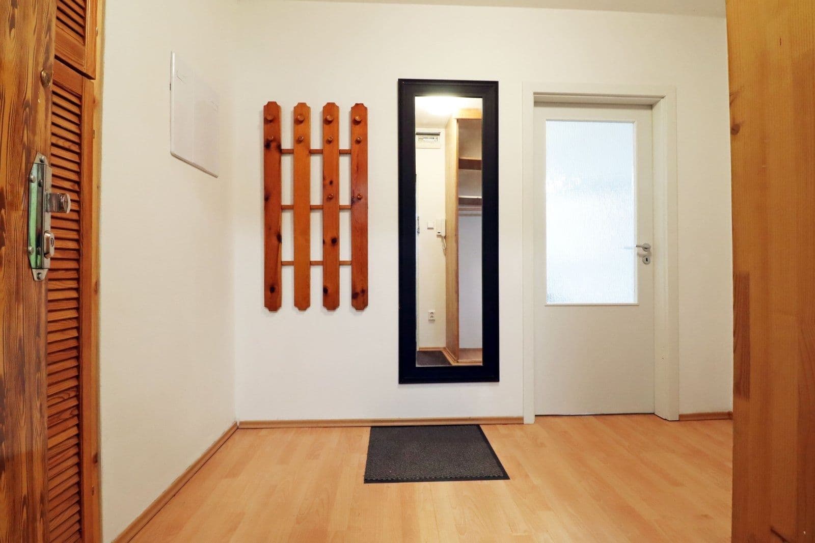 Prenájom bytu 1-izbový 38 m², Kusého, Praha, Praha Prenájom bytu 1-izbový 38 m², Kusého, Praha, Praha