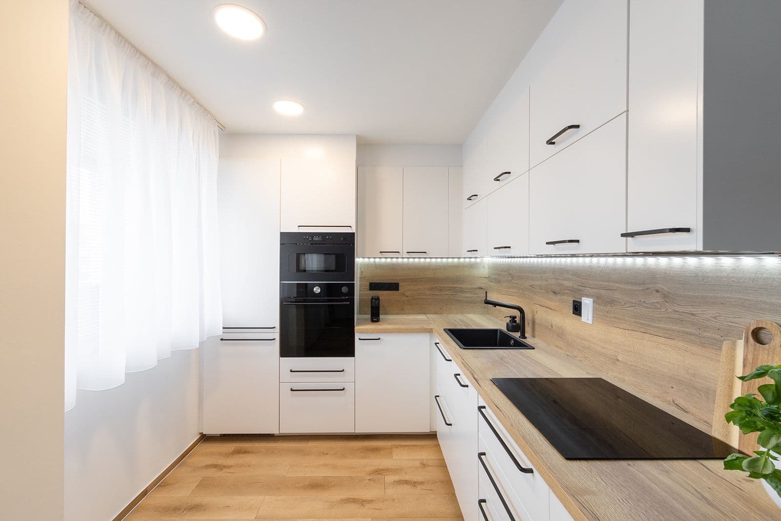 Predaj bytu 4-izbový 80 m², Hurbanova, Praha, Praha Predaj bytu 4-izbový 80 m², Hurbanova, Praha, Praha