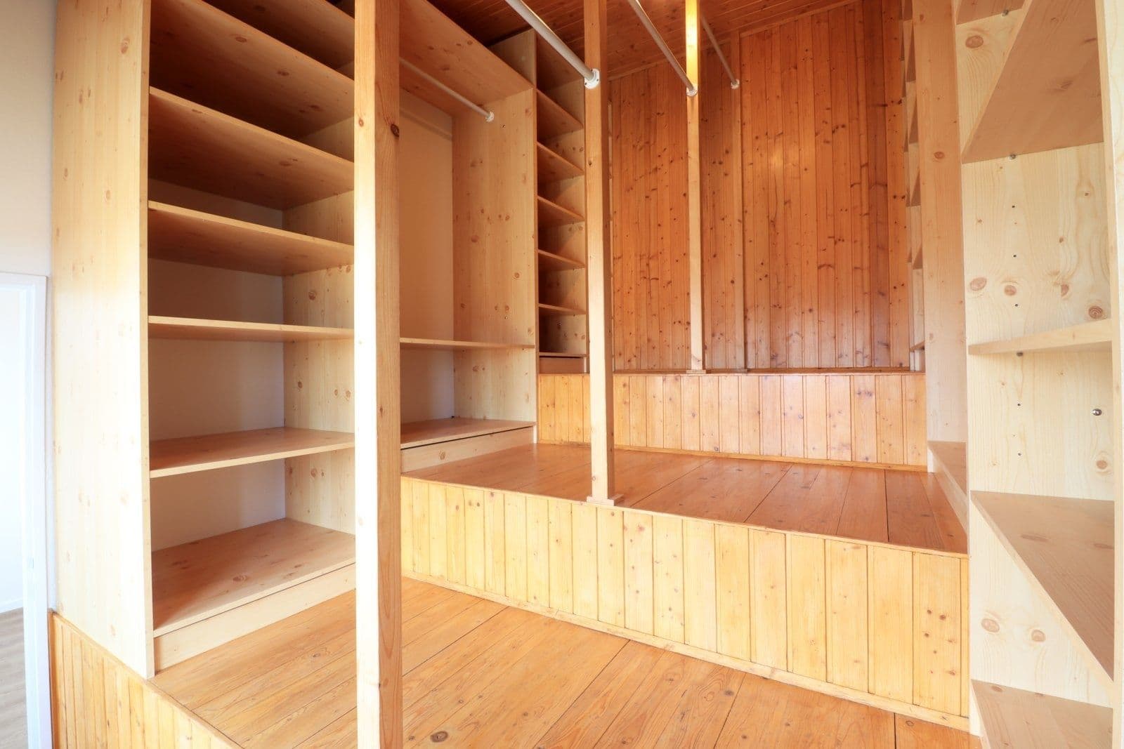 Prenájom bytu 5-izbový 200 m², Čajkovského, Praha, Praha Prenájom bytu 5-izbový 200 m², Čajkovského, Praha, Praha