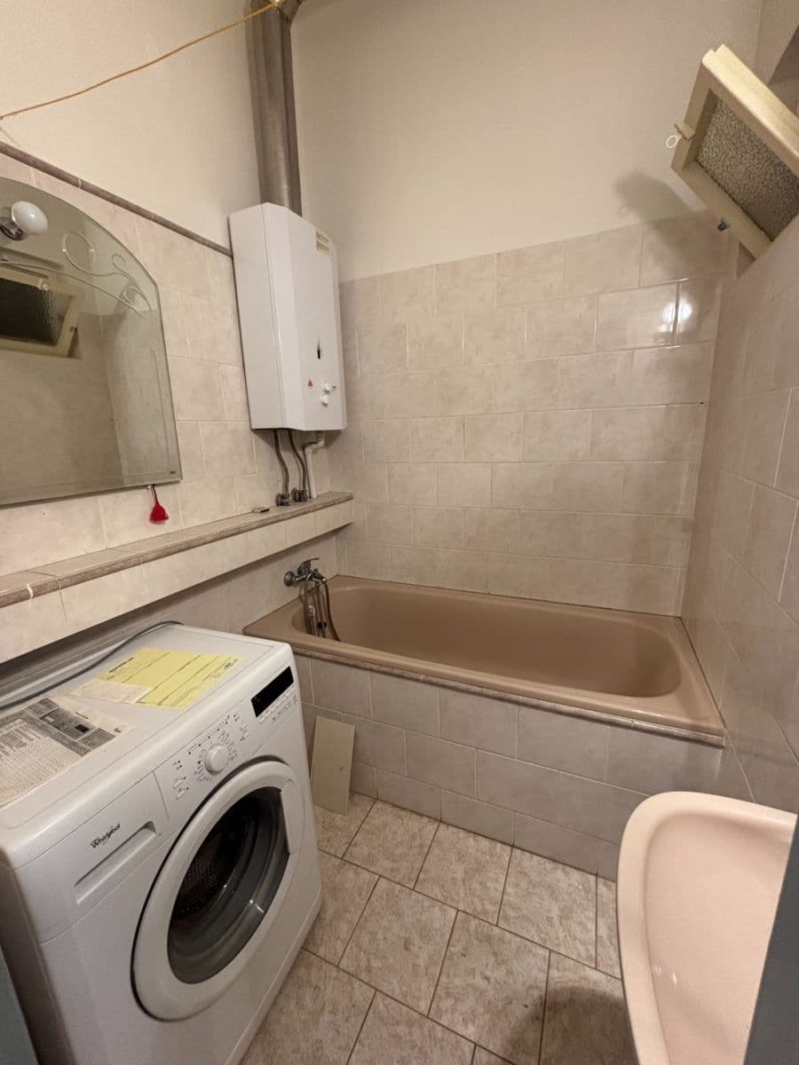 Prenájom bytu 2-izbový 52 m², K Moravině, Praha, Praha Prenájom bytu 2-izbový 52 m², K Moravině, Praha, Praha